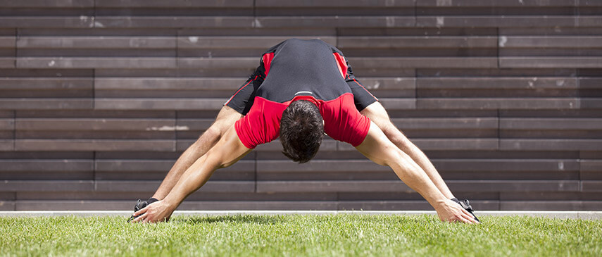 Preventing and Treating Sports Injuries stretching before sports Preventing and Treating Sports Injuries