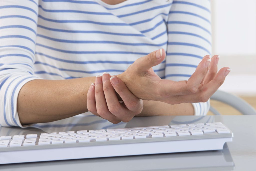 Wrist pain treatment in Saint Peters, MO shutterstock 301034537 wrist pain treatment