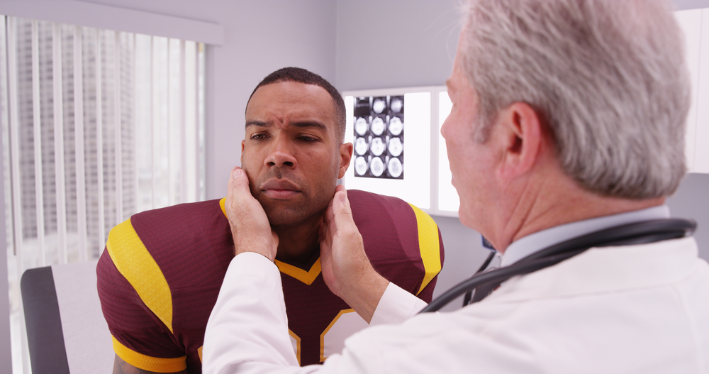 Two reasons you have sharp pains in the side of your neck shutterstock 471118133 Two reasons you have sharp pains in the side of your neck
