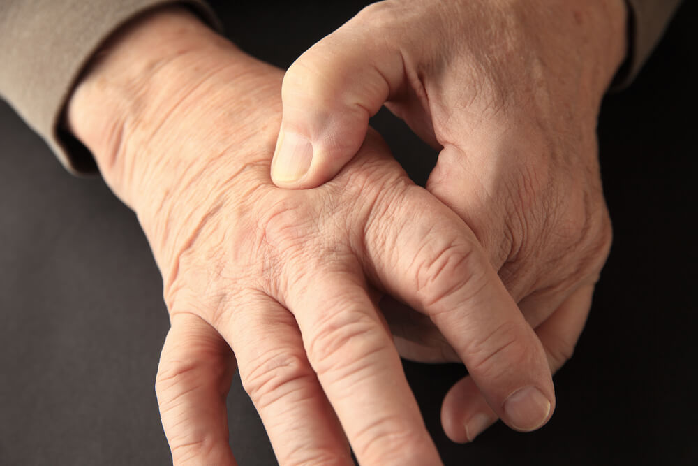 What’s the cause of top of hand pain? shutterstock 425144164 pain top of hand