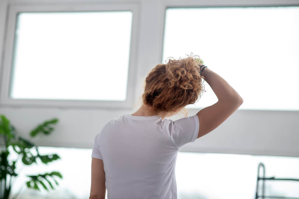 Four tips from a physical therapist on how to get rid of a kink in your neck shutterstock 1688829058 how to get rid of a kink in your neck