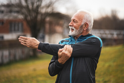 5 tips PT experts recommend for people with shoulder pain during the winter shutterstock 1931444150 5 tips PT experts recommend for people with shoulder pain during the winter