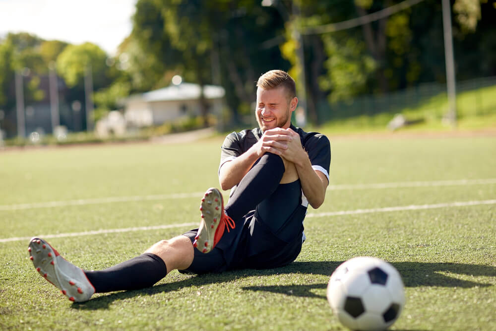 What injuries can be caused by slips, trips and falls during sports? shutterstock 573831886 What injuries can be caused by slips, trips and falls during sports?