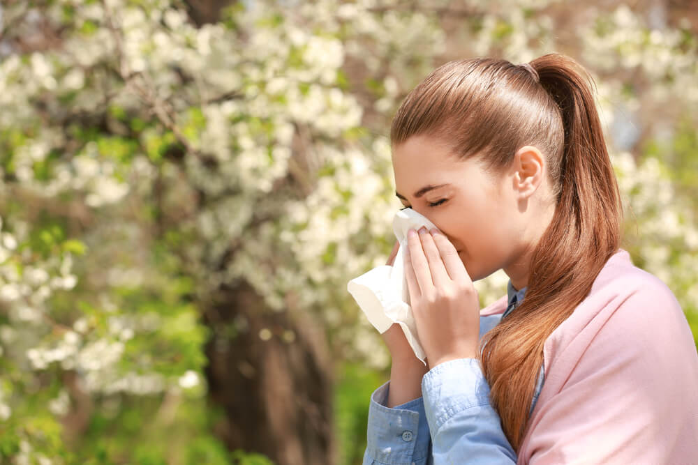 3 reasons some women feel pelvic pain when sneezing