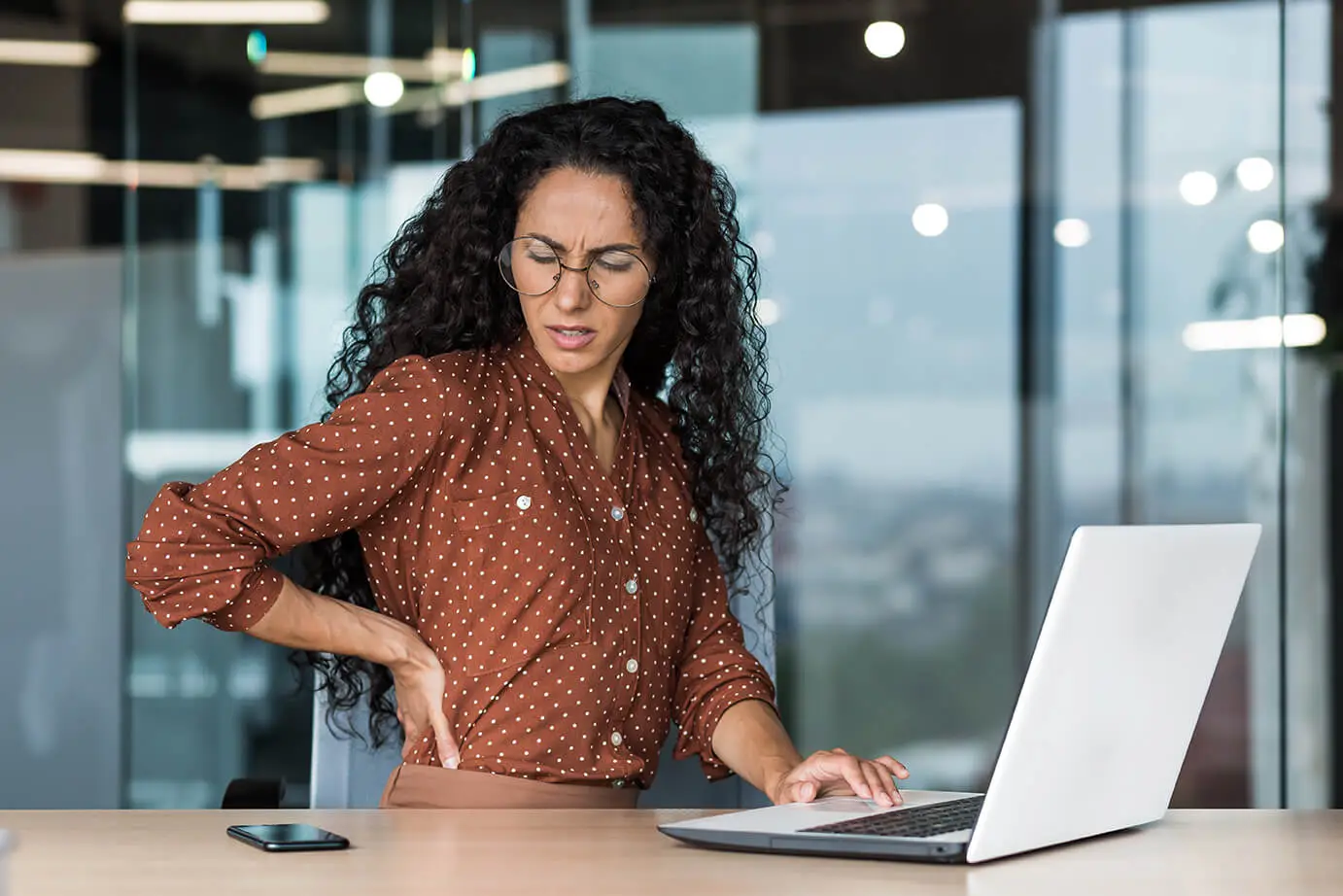 9 long-term effects of bad posture office worker latin american business reaper is si 2022 12 08 04 08 54 utc 1 9 long-term effects of bad posture